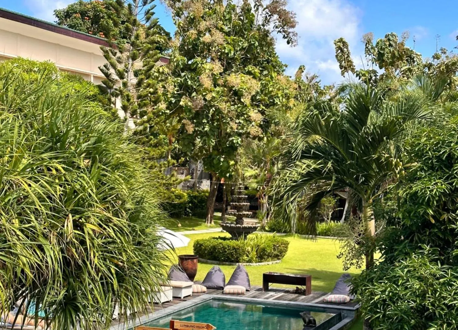 S Resorts Hidden Valley Bali Uluwatu 4*,  Indonésia